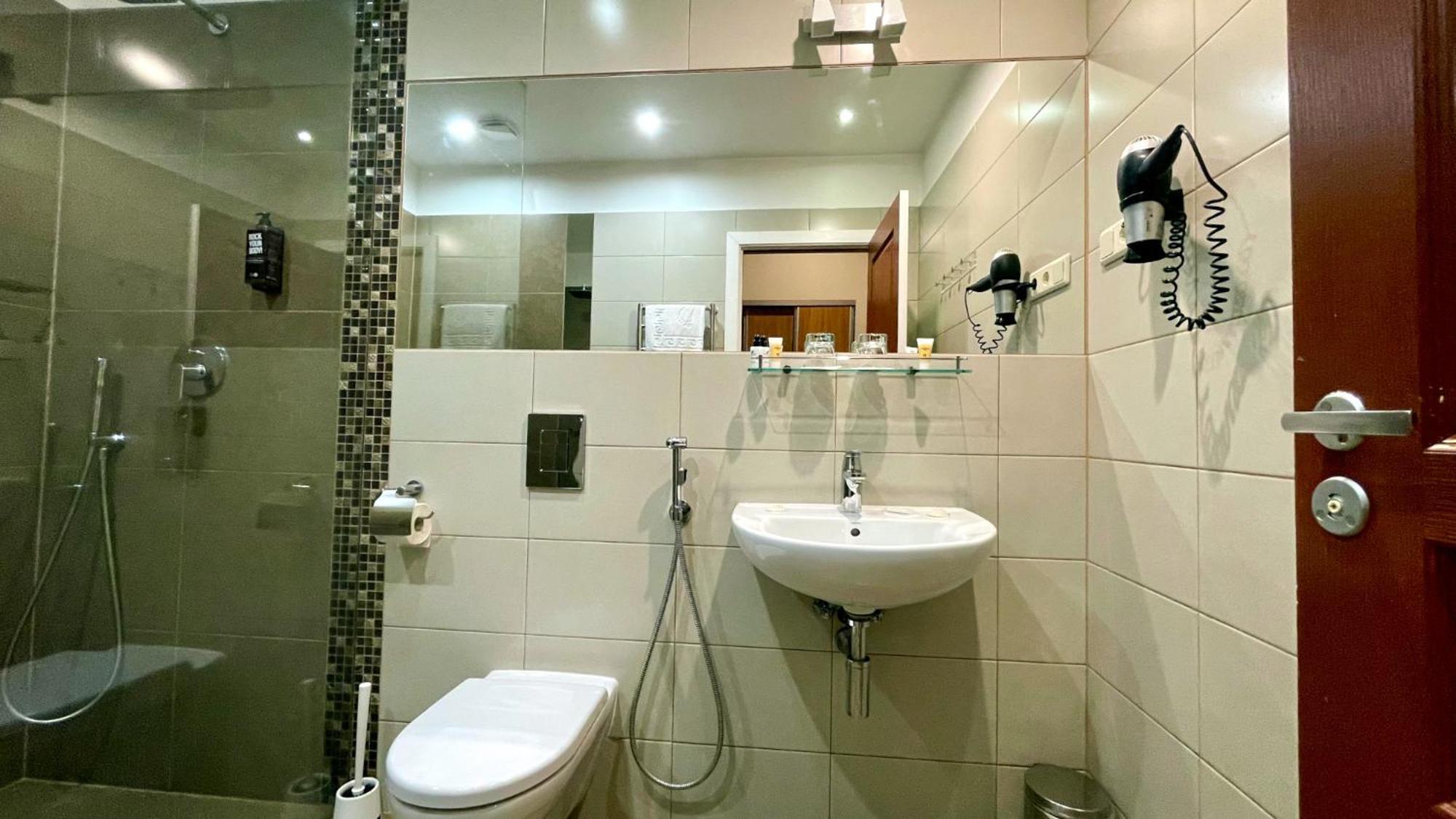 Riga Unimars Hotel 外观 照片