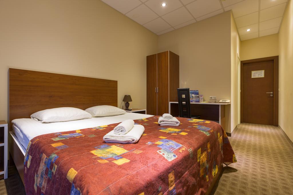 Riga Unimars Hotel 外观 照片